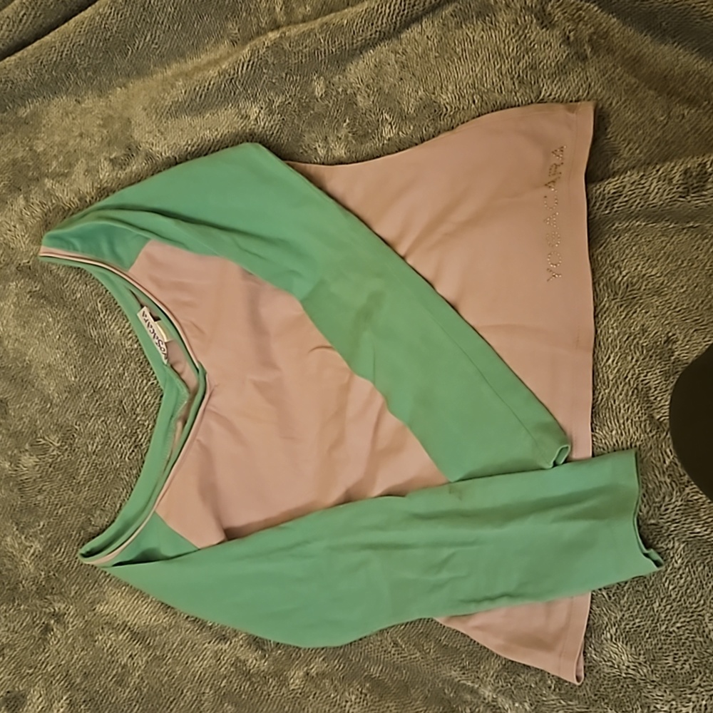 Yogacara Stretch top